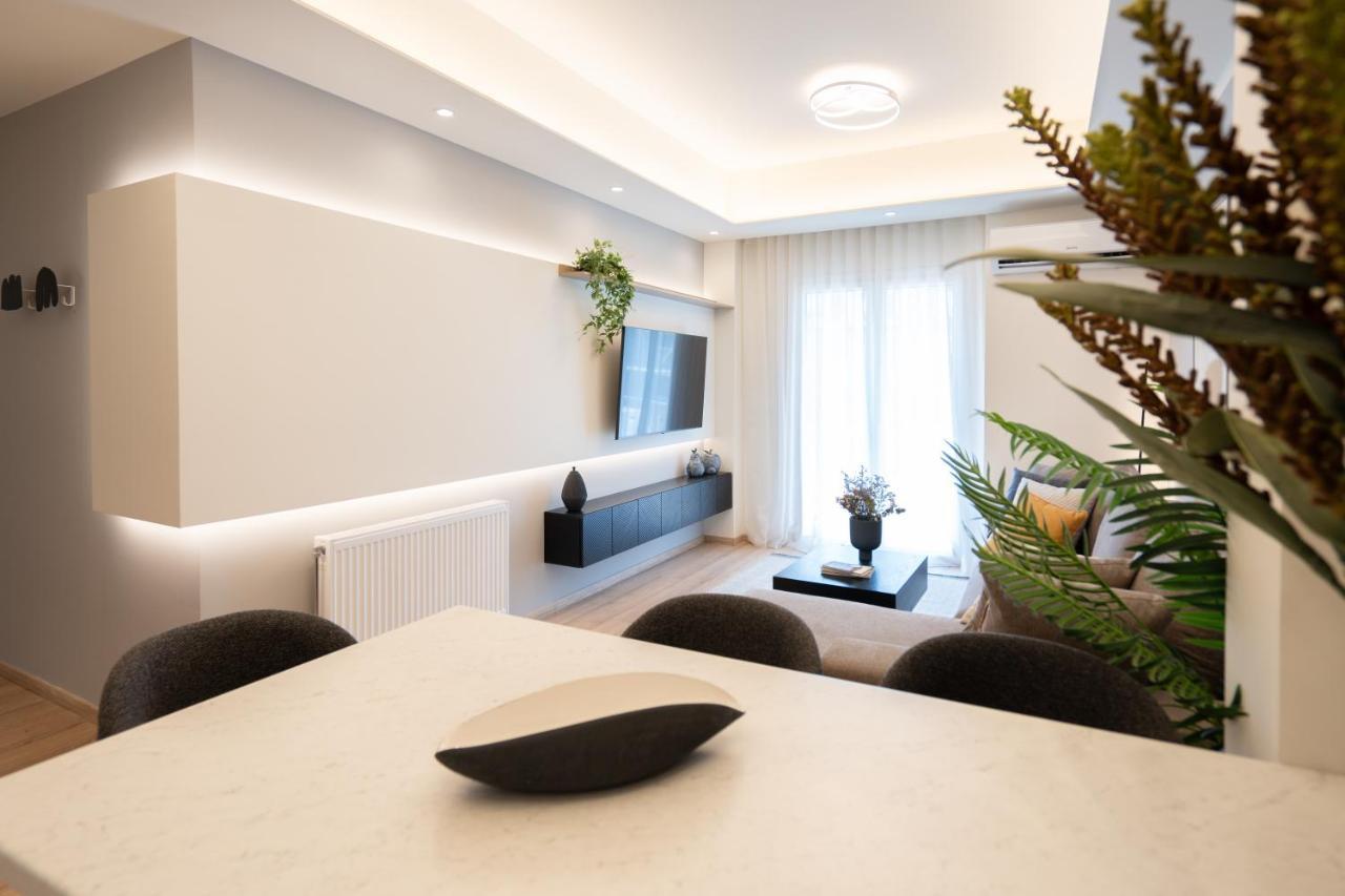 Newly Renovated 2 Bedroom Apartment, 5Min To Metro Athen Eksteriør billede