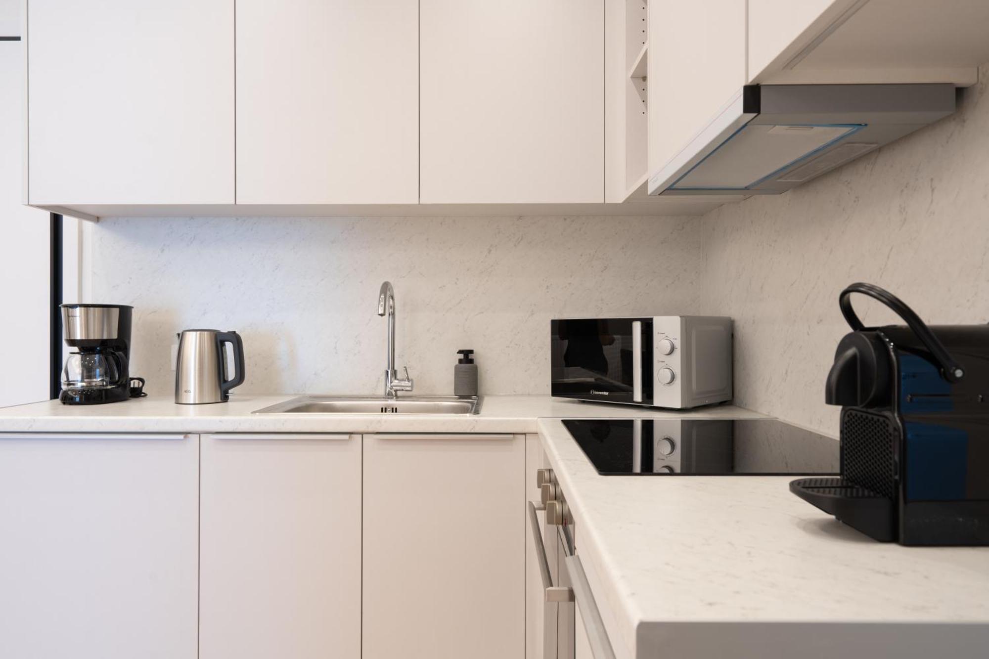 Newly Renovated 2 Bedroom Apartment, 5Min To Metro Athen Eksteriør billede